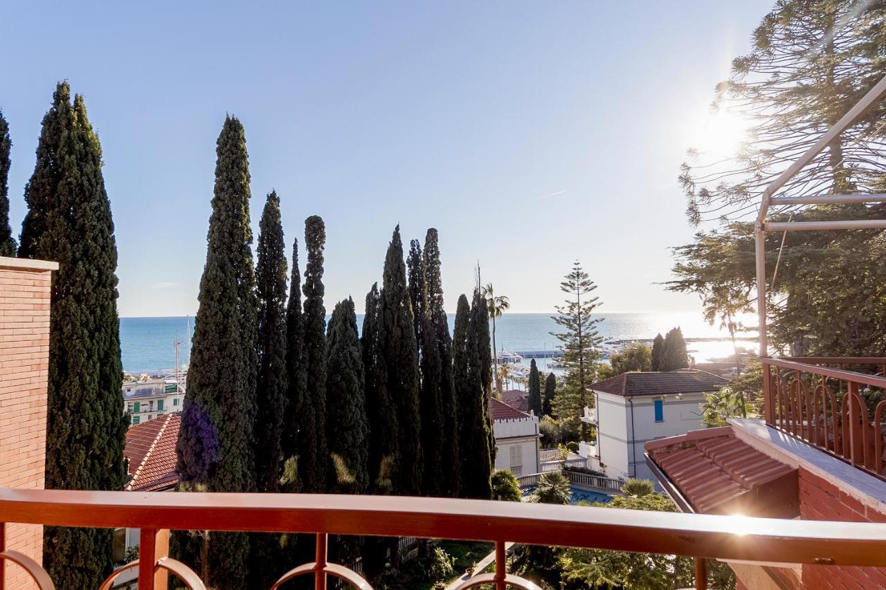 דירות סנרמו Portosole Attic - With Terrace And Private Parking מראה חיצוני תמונה