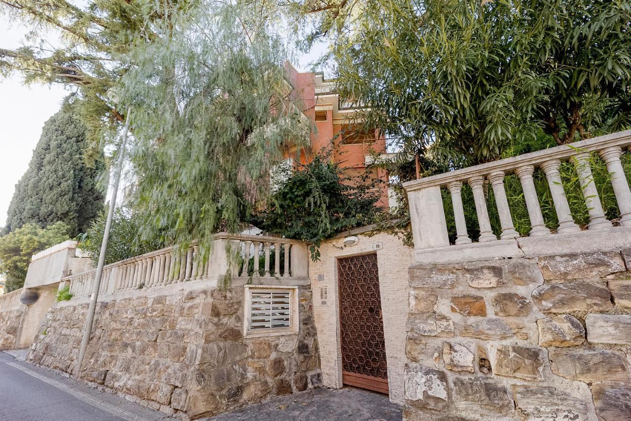 דירות סנרמו Portosole Attic - With Terrace And Private Parking מראה חיצוני תמונה