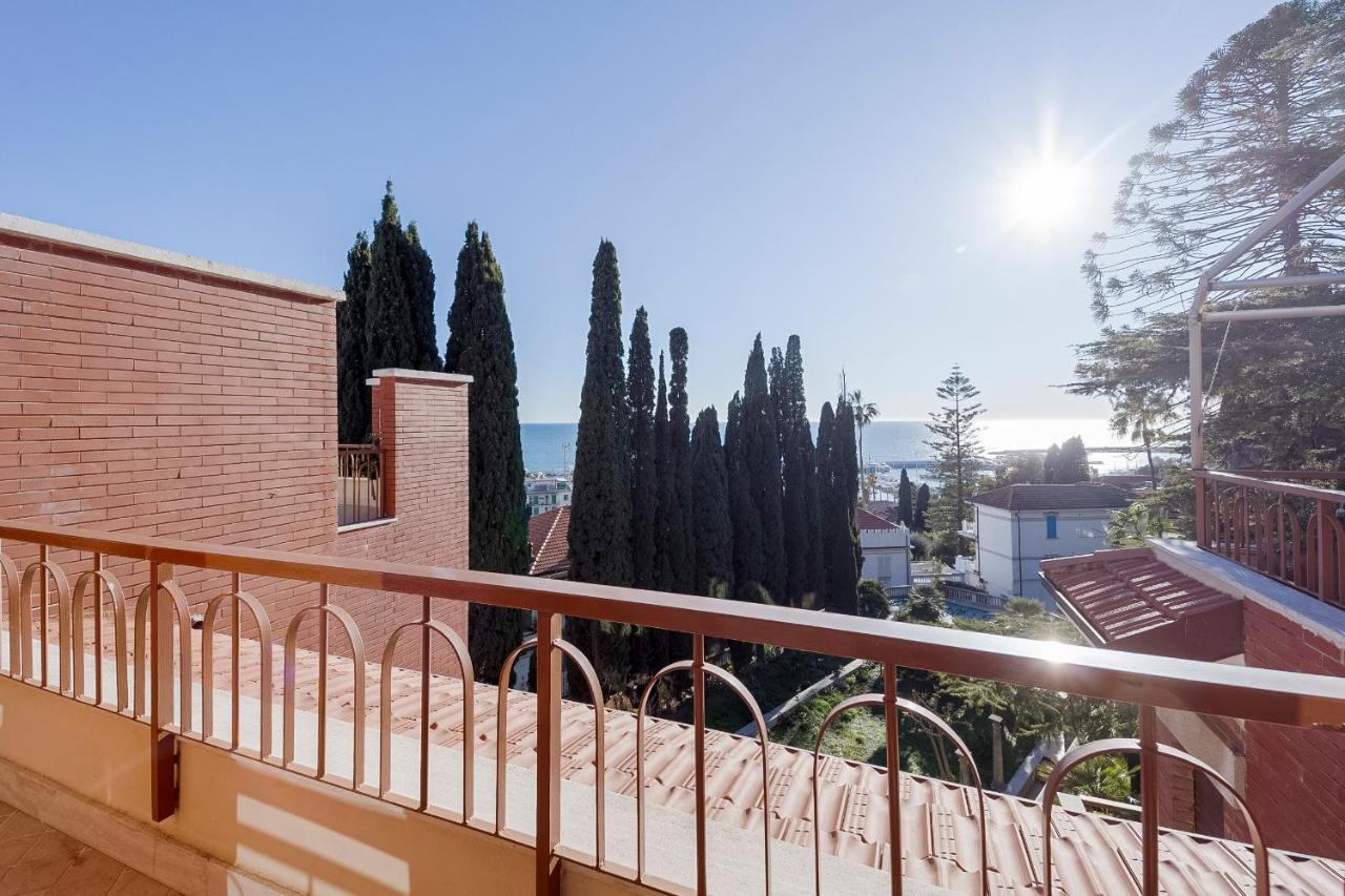 דירות סנרמו Portosole Attic - With Terrace And Private Parking מראה חיצוני תמונה