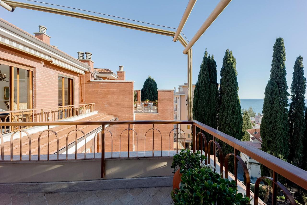 דירות סנרמו Portosole Attic - With Terrace And Private Parking מראה חיצוני תמונה