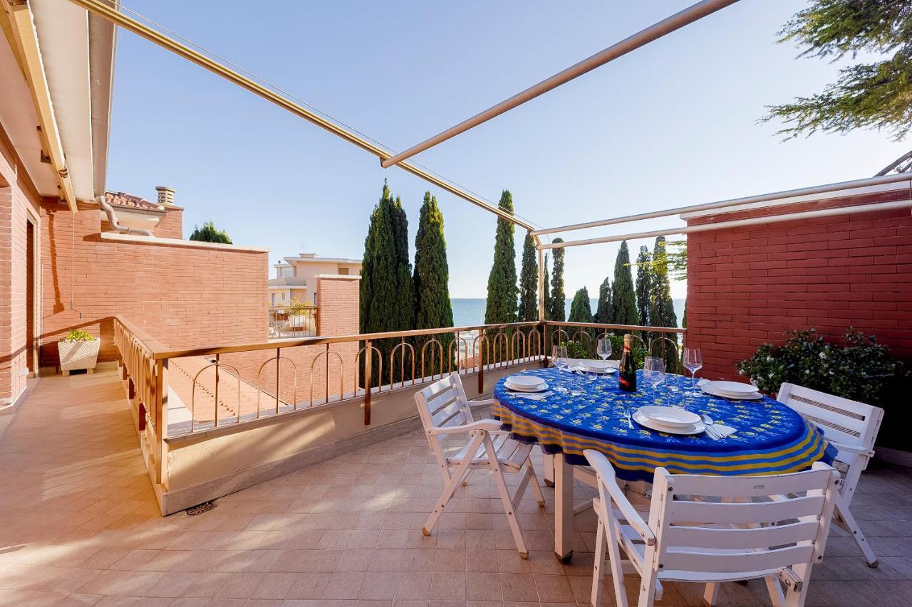 דירות סנרמו Portosole Attic - With Terrace And Private Parking מראה חיצוני תמונה